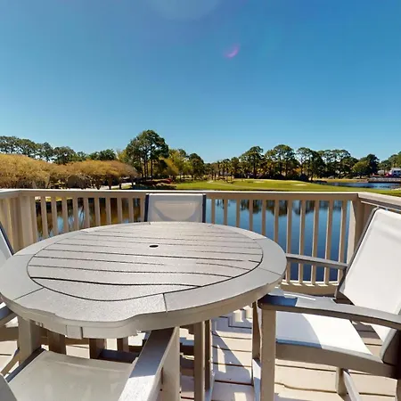 Villa Harbour Point 918